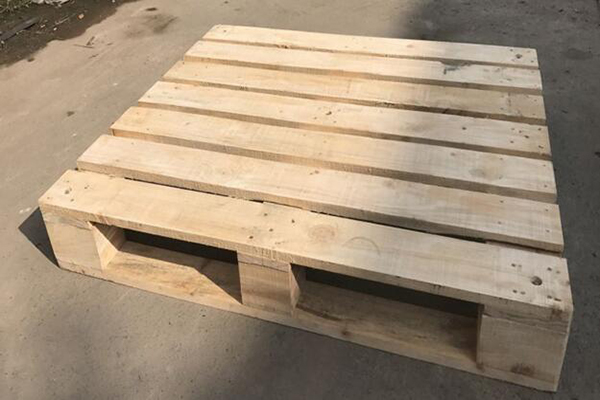 木托盤在干燥時